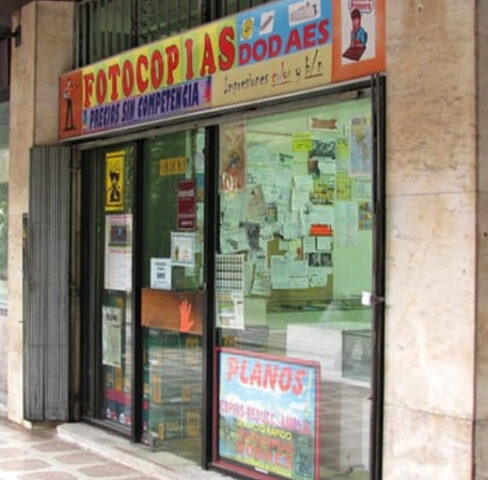 Copistería Dodaes es una copistería en el barrio de Moncloa Madrid